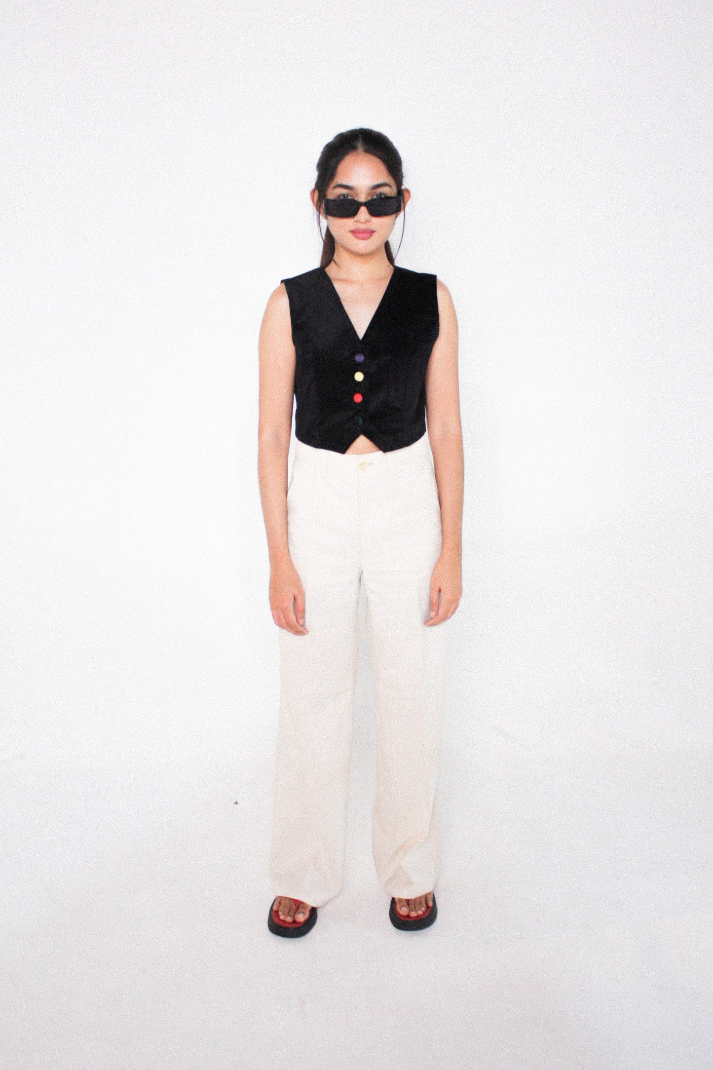 Miró Vest in Onyx - Léon Archives