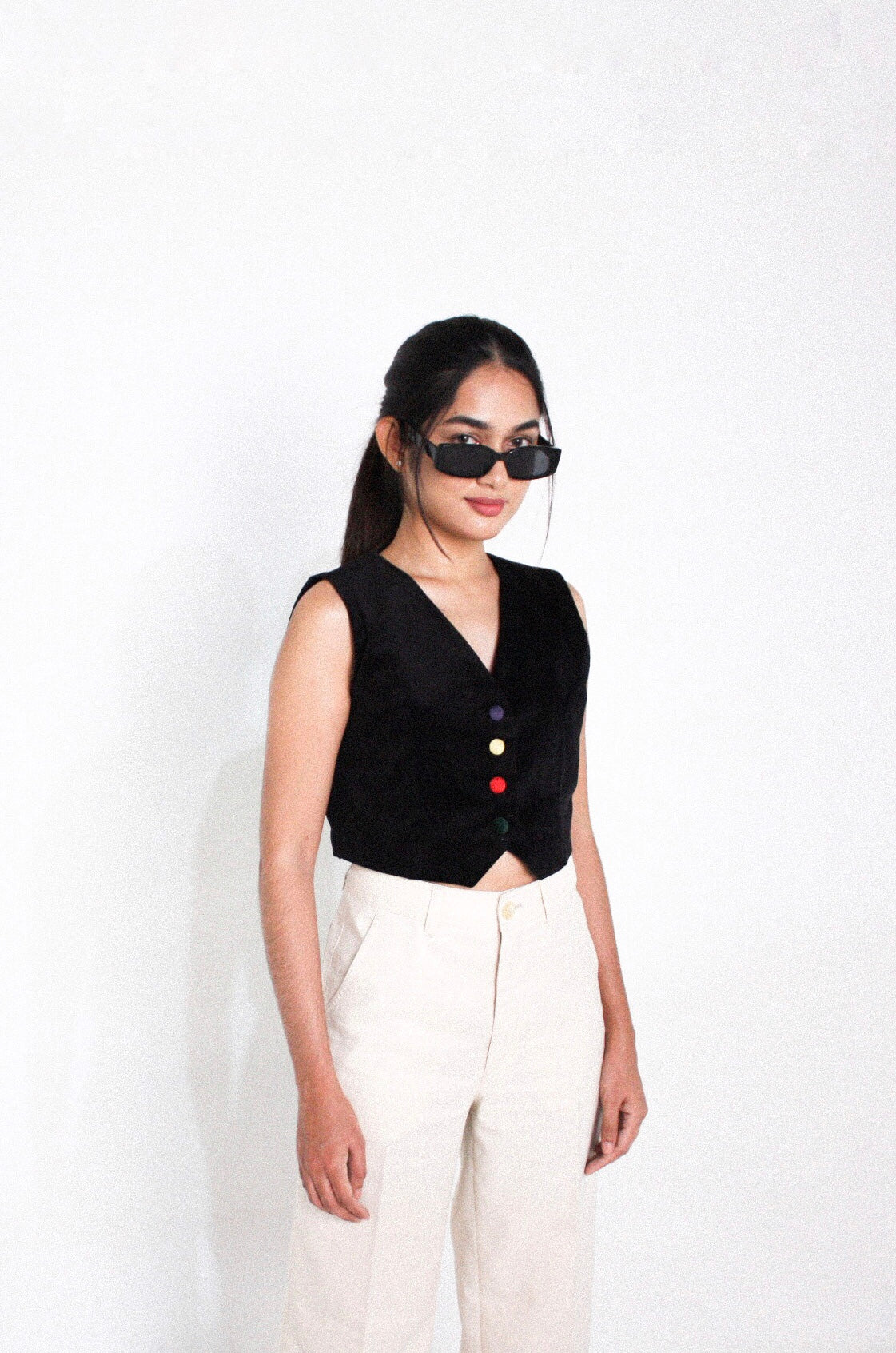 Miró Vest in Onyx - Léon Archives